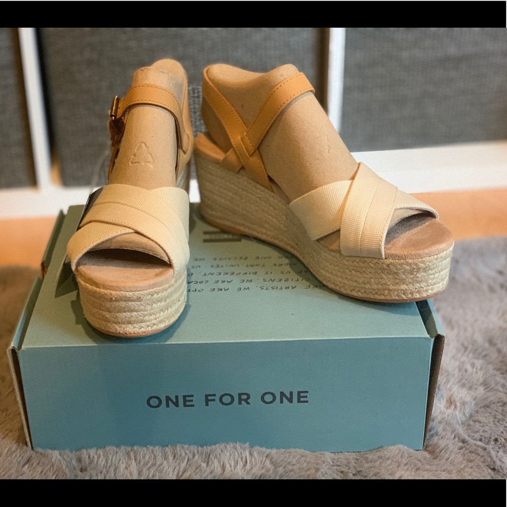 TOMS Wedge Sandals size 8 NWT